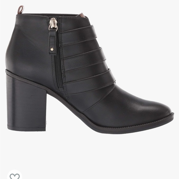 Short Black Boot. New in box - Picture 5 of 7